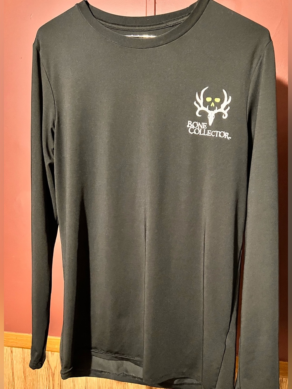 Bone Collector Men's Long Sleeve Performance Shirt in Black